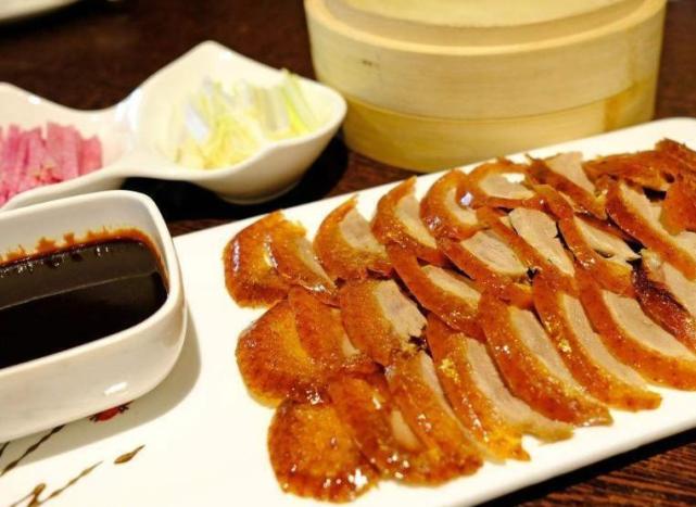 迪拜人吃牛排,迪拜中国人吃烤鸭