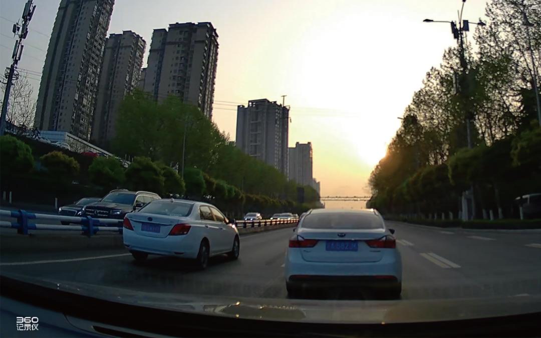 功能不同价格不同,功能相近的产品价格不同