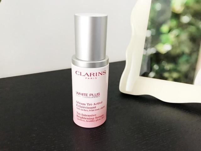 改善暗沉提亮肤色精华液,去暗黄补水精华提亮肤色