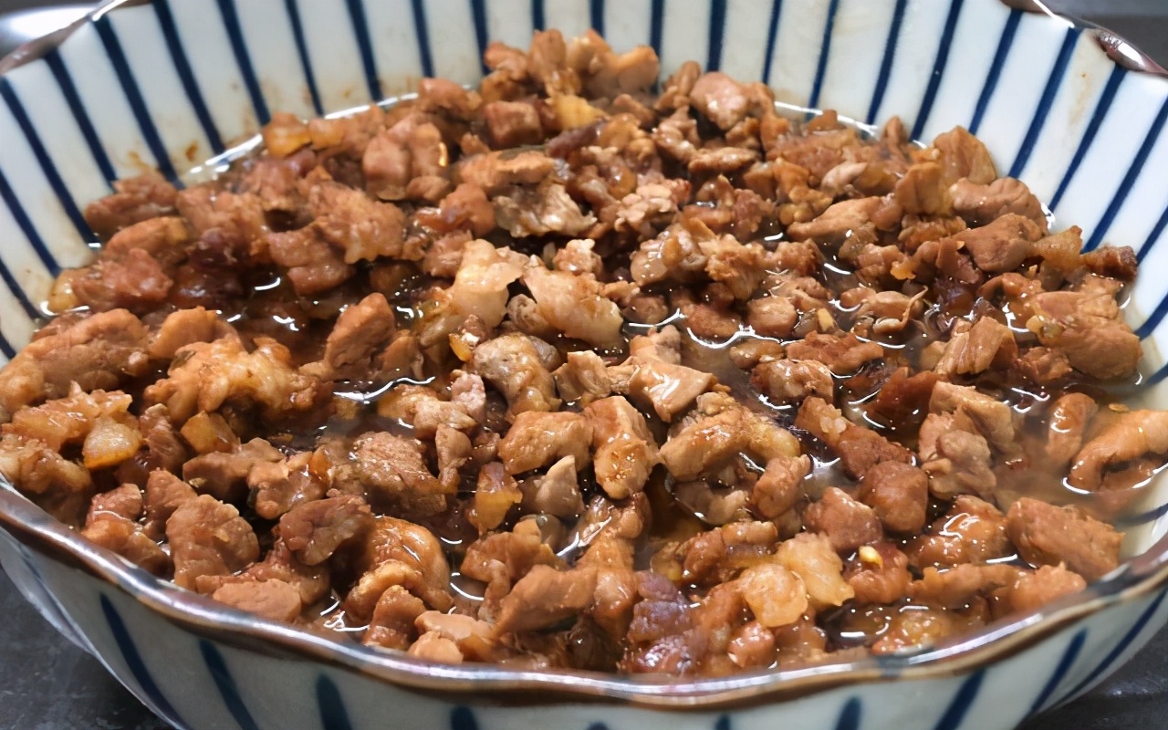 蒸发面肉包子怎么发面,蒸肉包子简单好吃的秘诀和面调馅