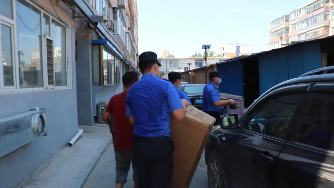 心疼！高温下，白城这群人的脸烤“焦”了…