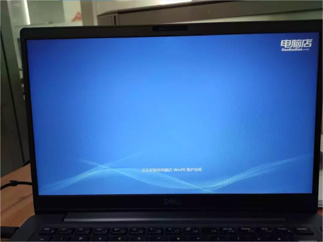 今天IT小哥差点要悲催了，系统管理员帐户被锁，无法进入PE系统