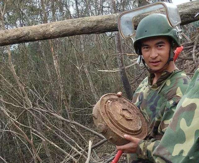 2019年八一勋章杜富国,杜富国颁发奖章全过程