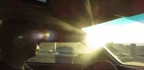 因强光灯导致的车祸怎么判定,被车灯晃眼睛导致事故