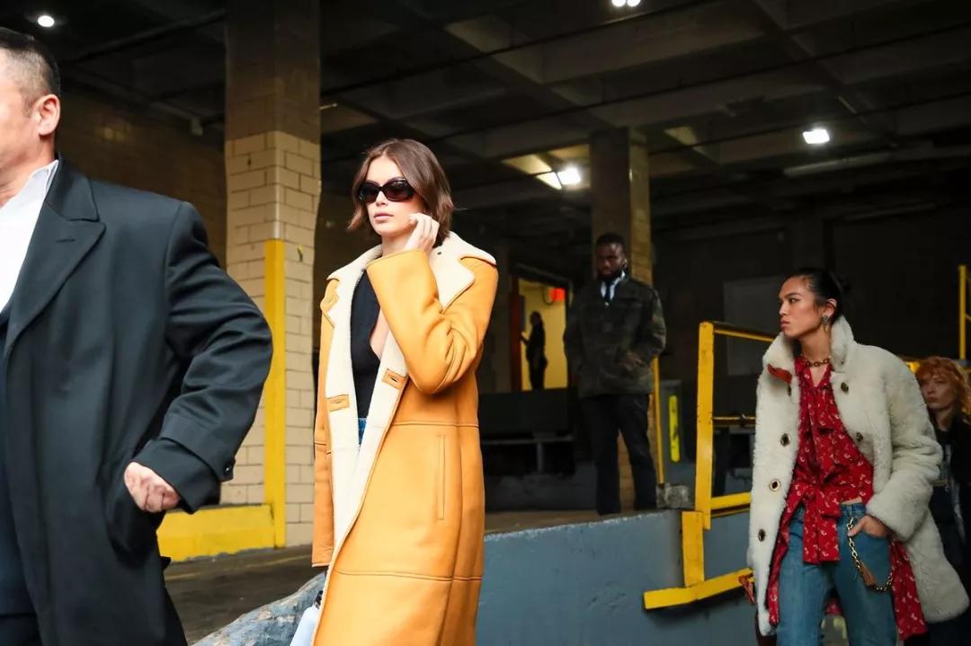 等疫情过后穿上漂亮的衣服,等疫情过后去赏花