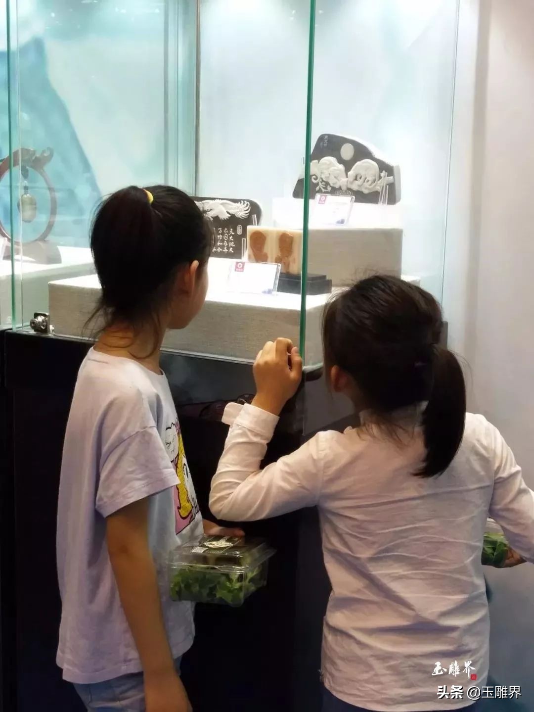 时间都去哪儿了？玉雕师琢出人间温暖，看哭了