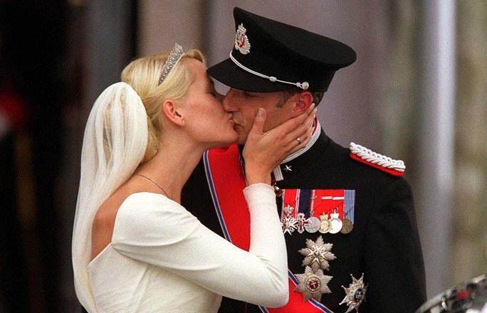 挪威王后黑历史,挪威王室黑历史