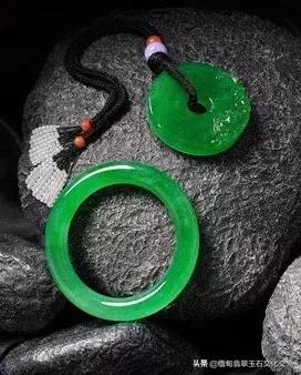 翡翠手镯的水头怎么看好坏,翡翠手镯的基本知识大全