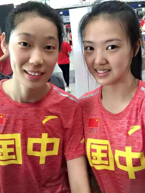女排张常宁冠军体育精神精彩瞬间,女排张常宁全家福父亲节