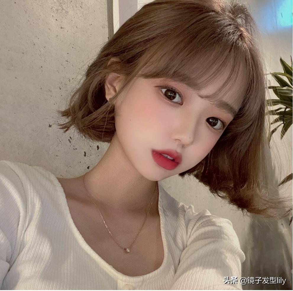 今年流行的发型显年龄小,今年必换的几款发型超级显脸小