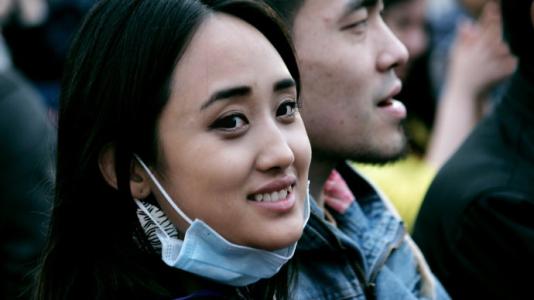 口罩拉下来戴在下巴这里会怎么样,为什么很多人都把口罩戴在下巴上