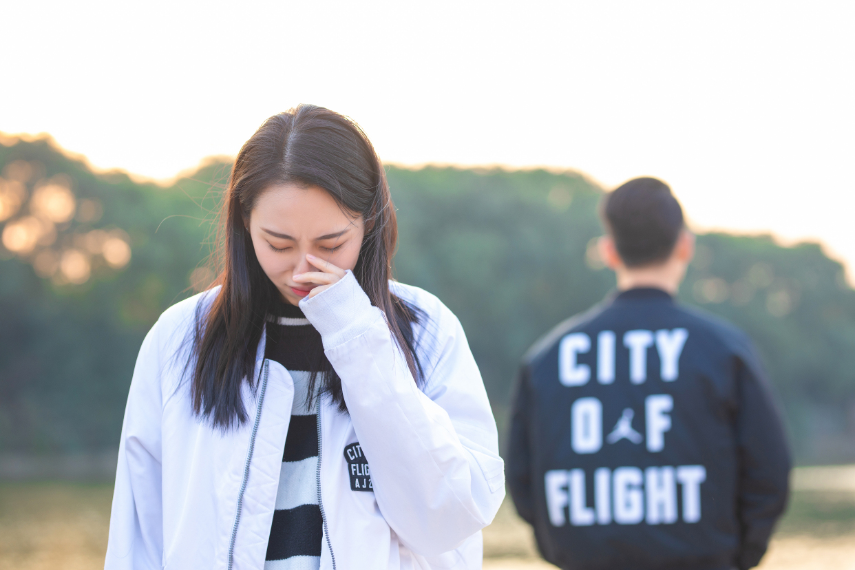 你突然觉得一个人疏远你是为什么,如果有个人突然疏远你