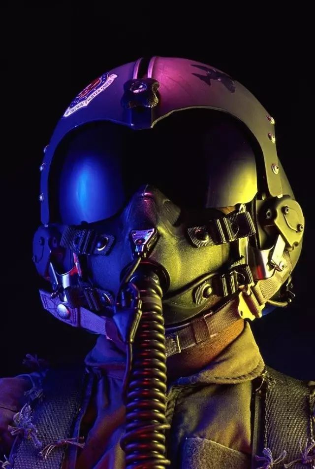 最贵的头盔黑科技,世界上最贵的头盔多少钱