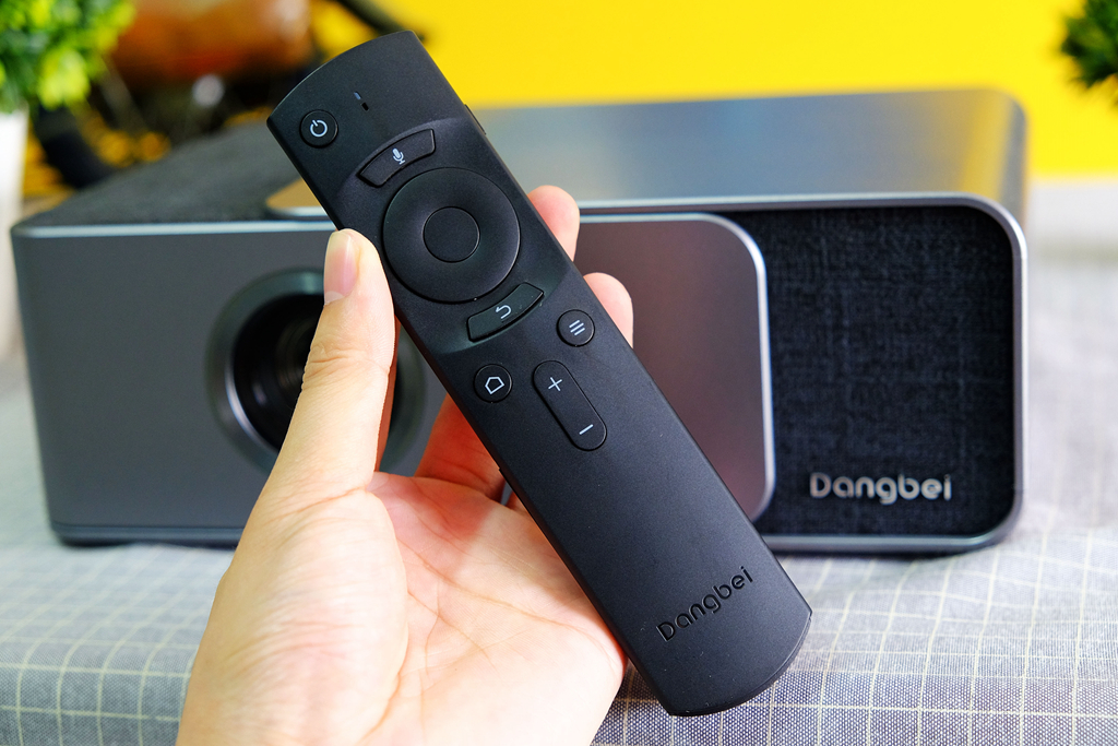 当贝投影仪智能入幕,当贝投影仪f1是什么技术