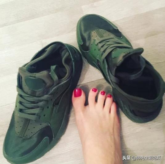 奇葩袜子女,奇葩女买袜子