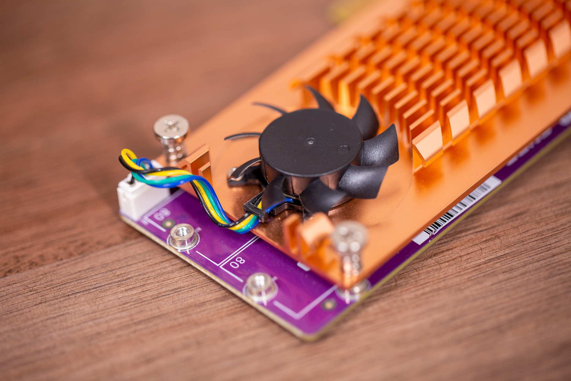 QNAP的高性价比NAS搭配PCIe扩展可以做什么？TS-251D扩展PCIe测试