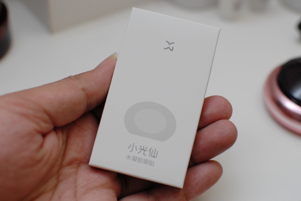 28倍冷光嫩肤，轻松抚走鱼尾纹：小米有品小光仙眼纹抚纹仪