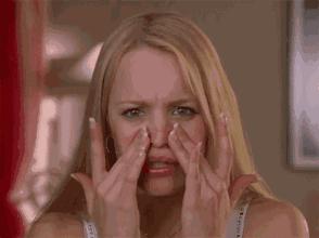 鼻子上用力挤挤出来白色东西很臭,鼻子里面有小鼓包挤出来白色很臭