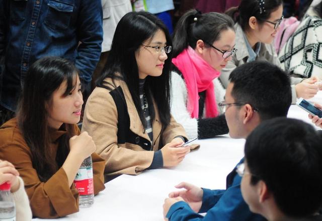 小学学生写情书,学生写情书被老师发现了