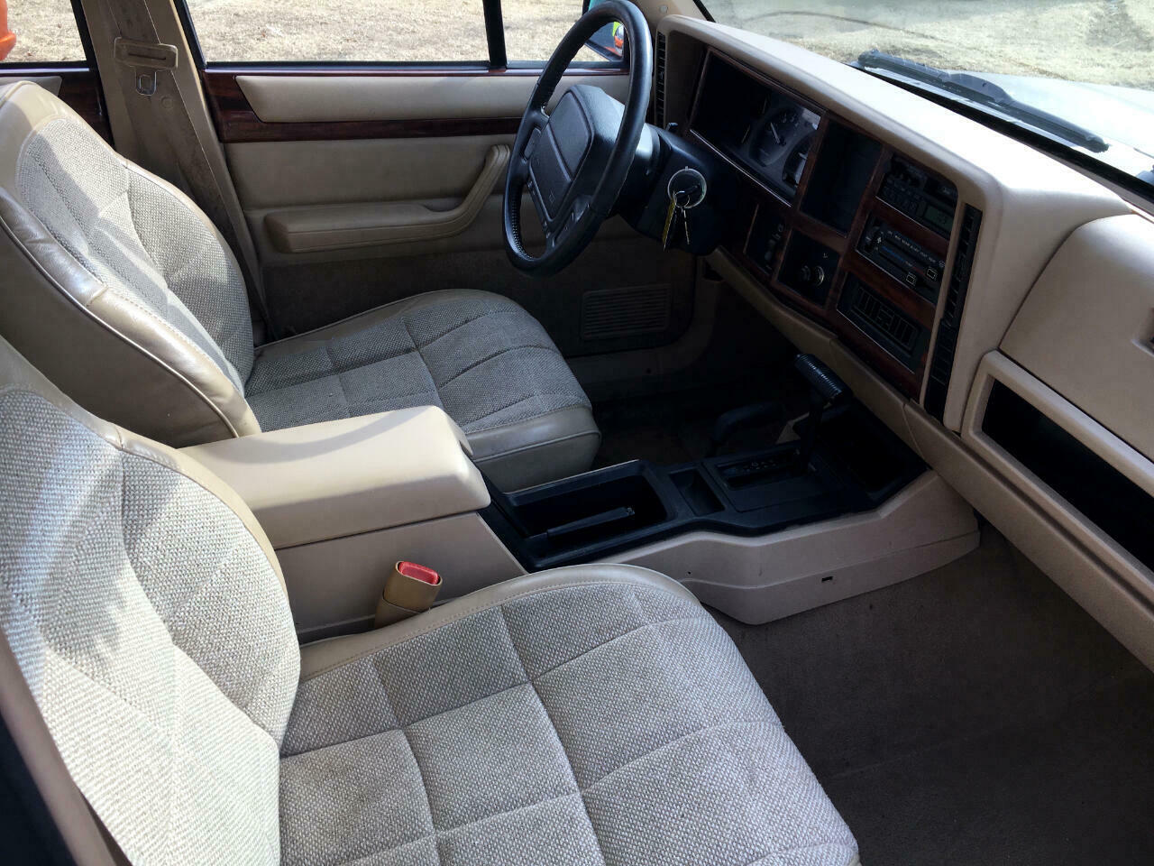 都说修不好的切诺基,那是你没开过原装的,国产后北汽把他给毁了