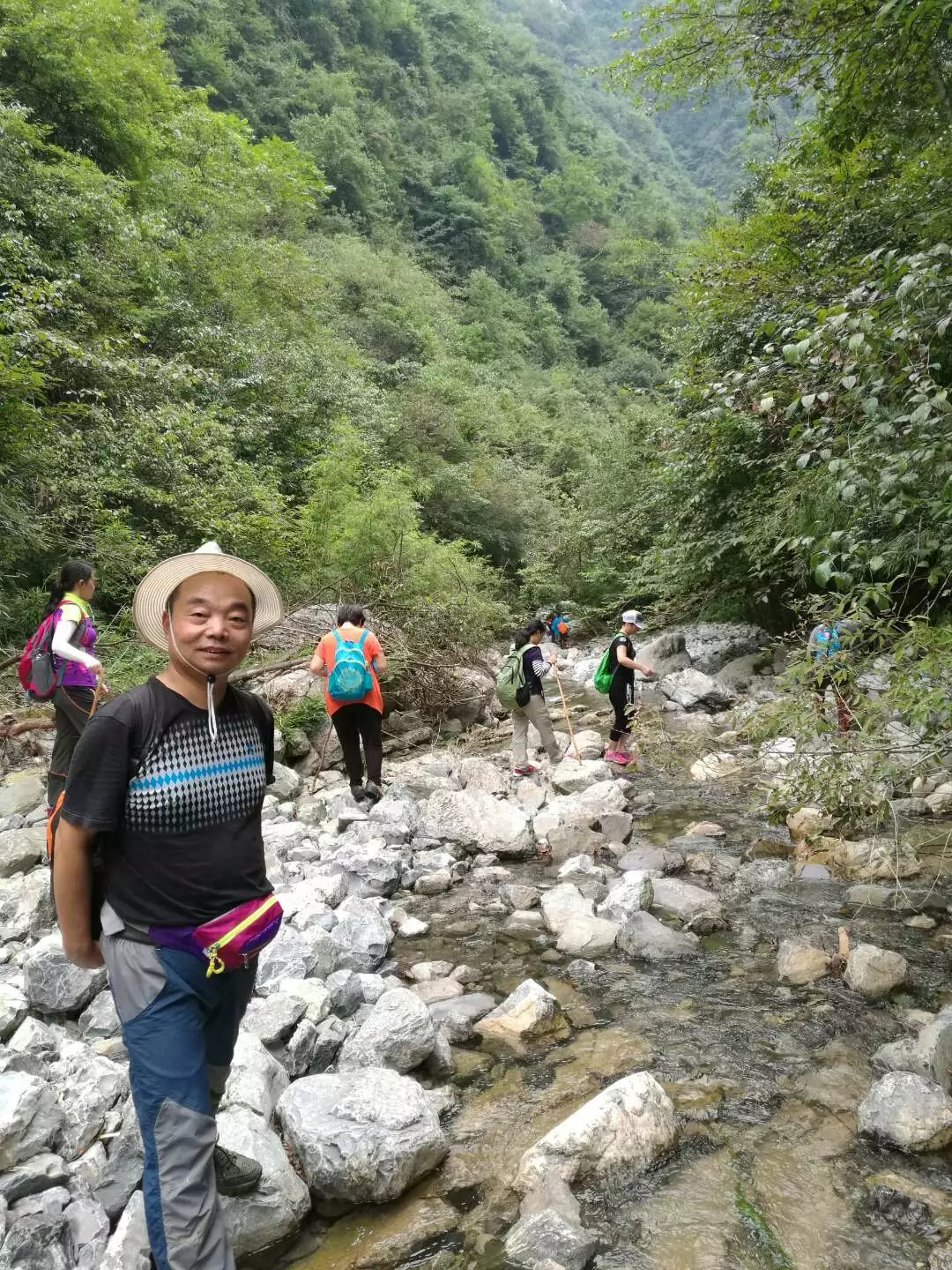 西漂湾瀑布群,建始西漂湾瀑布群