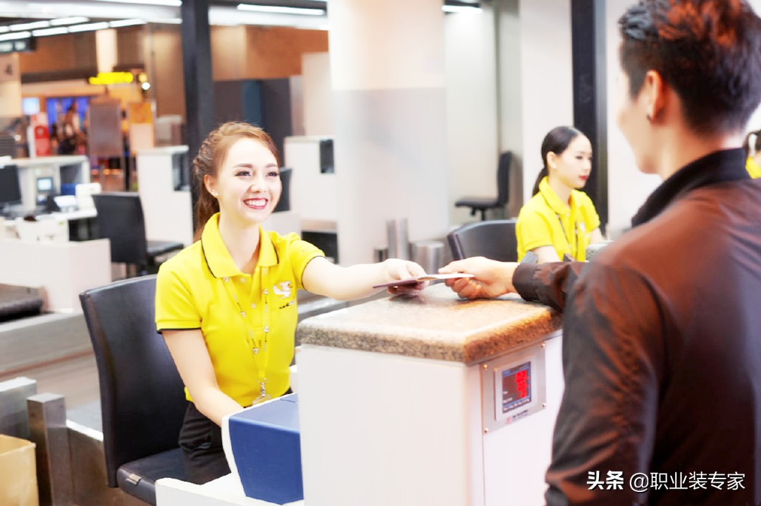 娉板浗鑸┖绌哄鍒舵湇娆惧紡,鏄ュ鑸┖鍒舵湇