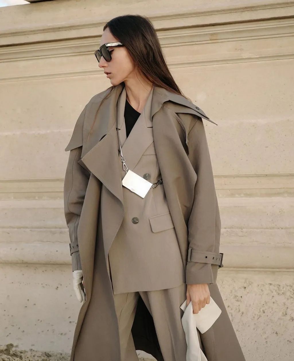 你还在买这么贵的大衣吗,买了件比较贵的大衣有些后悔