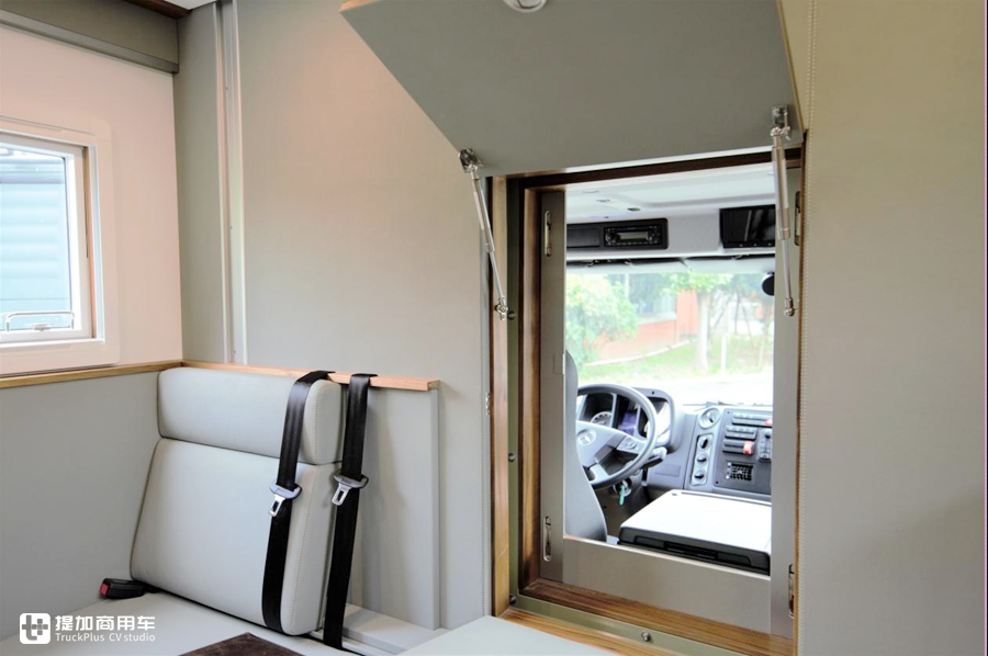 乌尼莫克和阿莫迪罗房车哪个大,阿莫迪罗乌尼莫克u5000房车