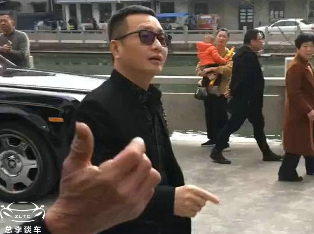 41元闯天下，靠剃须刀创造百亿身家，飞科老板坐什么车？