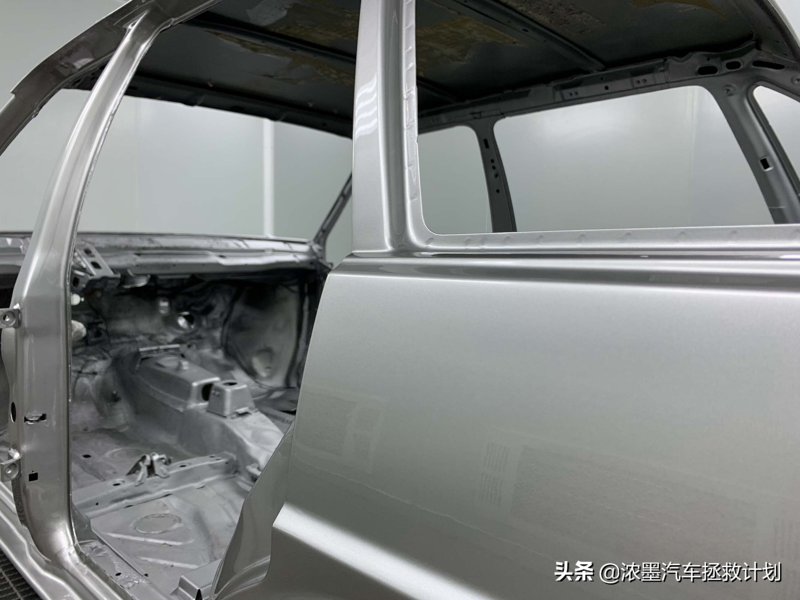 「妙手生花」重建一台战损级桑塔纳，带给它历经千般后的华丽重生