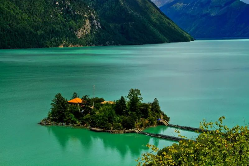 巴松措最近期攻略,巴松措可以开进去吗