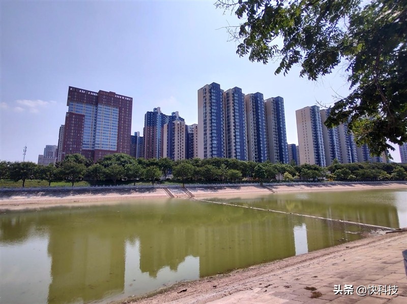 摩托罗拉edge轻奢版和摩托罗拉s30,摩托罗拉edge轻奢版跑分多少