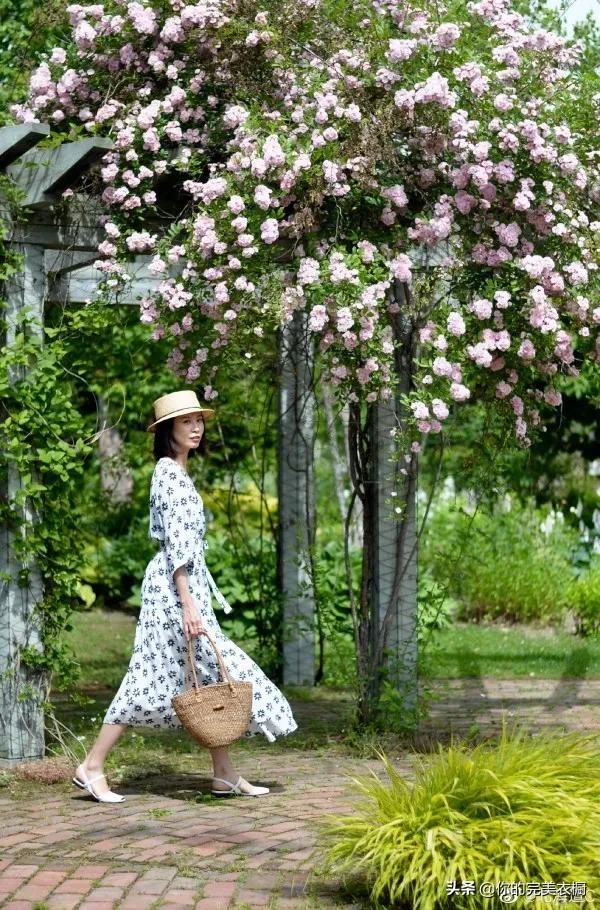 白色凉鞋推荐网红,白色镂空高筒凉鞋