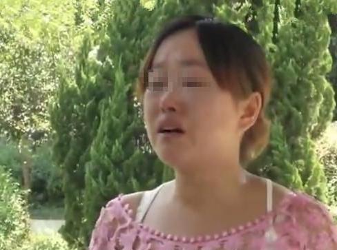 婆婆看孩子没注意，孩子膝盖磕破流血，儿媳抬手给了婆婆两个耳光