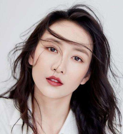 长得好看的女生脸上都有哪些特征,女生漂亮的基本标准脸