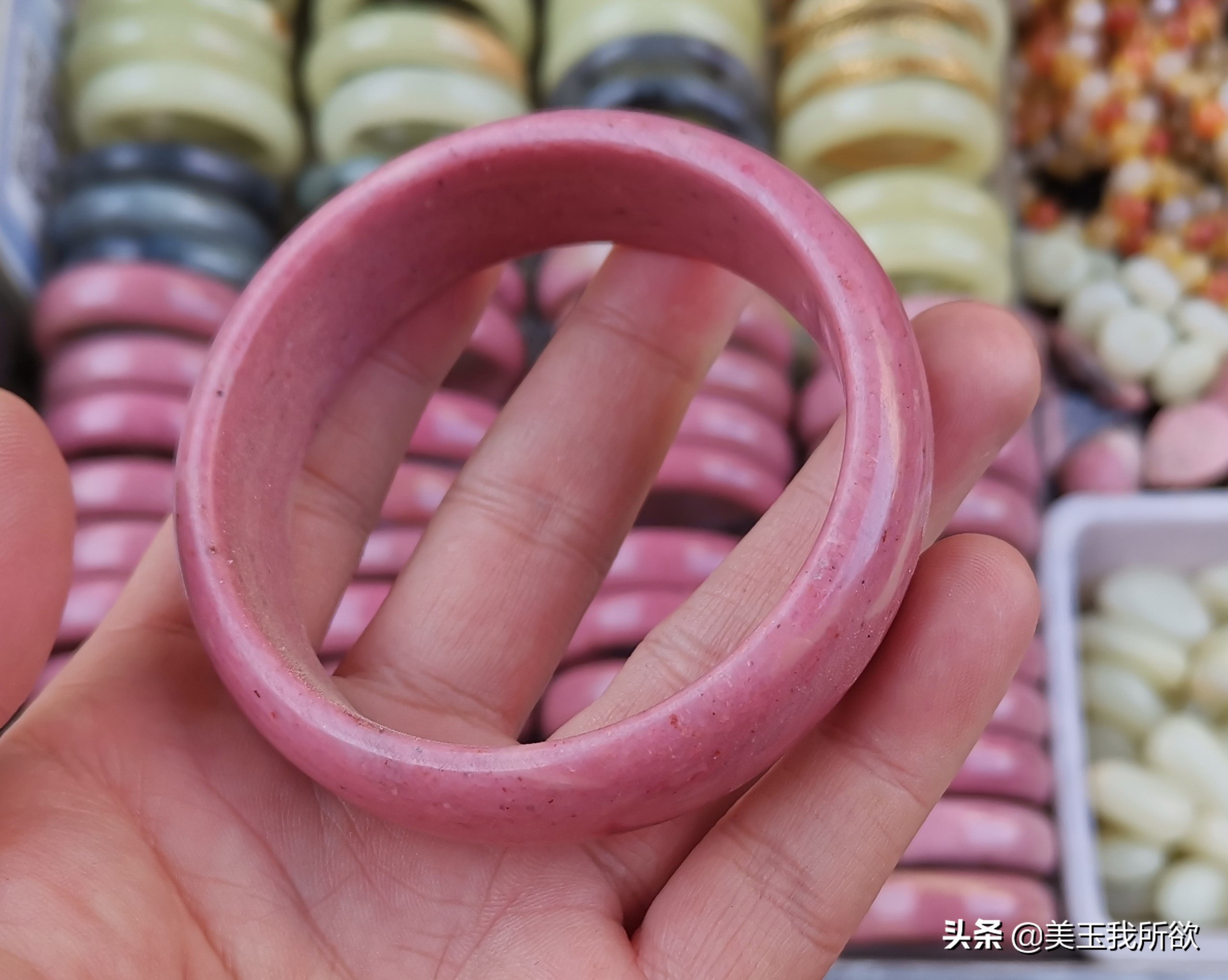 和田玉碧玉多色的手镯图片,和田玉手镯青玉图片