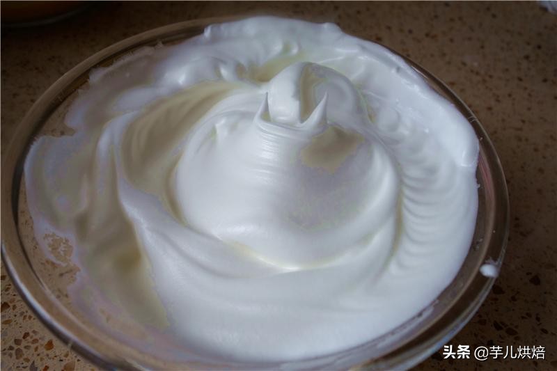 卷不裂的蛋糕卷怎么卷,蛋糕卷怎么卷才成功窍门