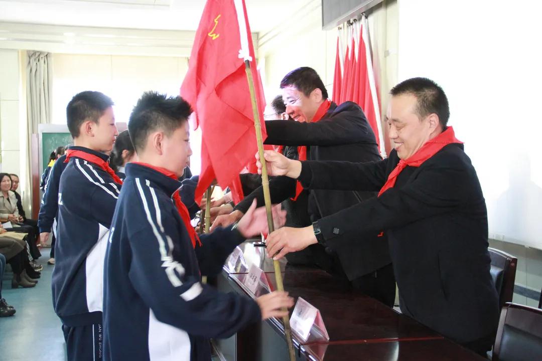 请党放心强国有我五年级朗诵,太原少先队建队日活动