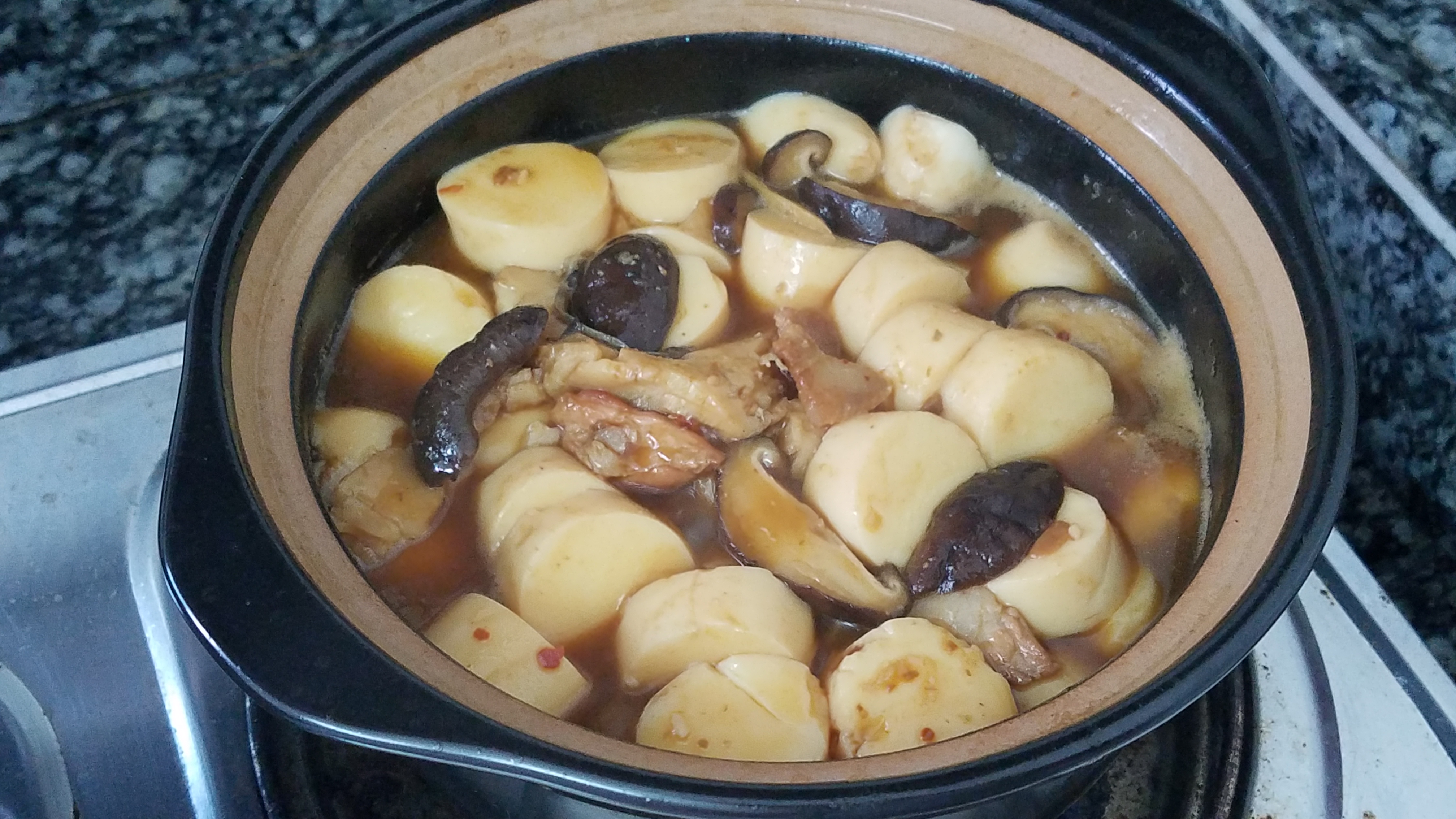 怎么炖鱼豆腐好吃又简单家常做法,江苏连云港豆腐炖鱼的家常做法