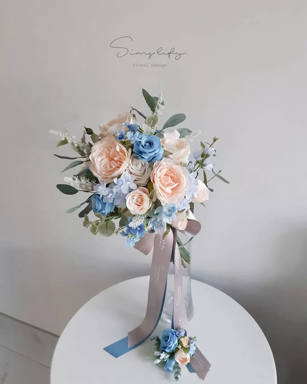 以香槟玫瑰为主的韩式花束,清新柔和治愈系韩式花束