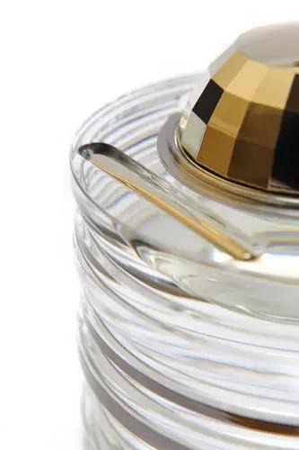 一支口红79贵吗,一支口红一百多一瓶粉底液