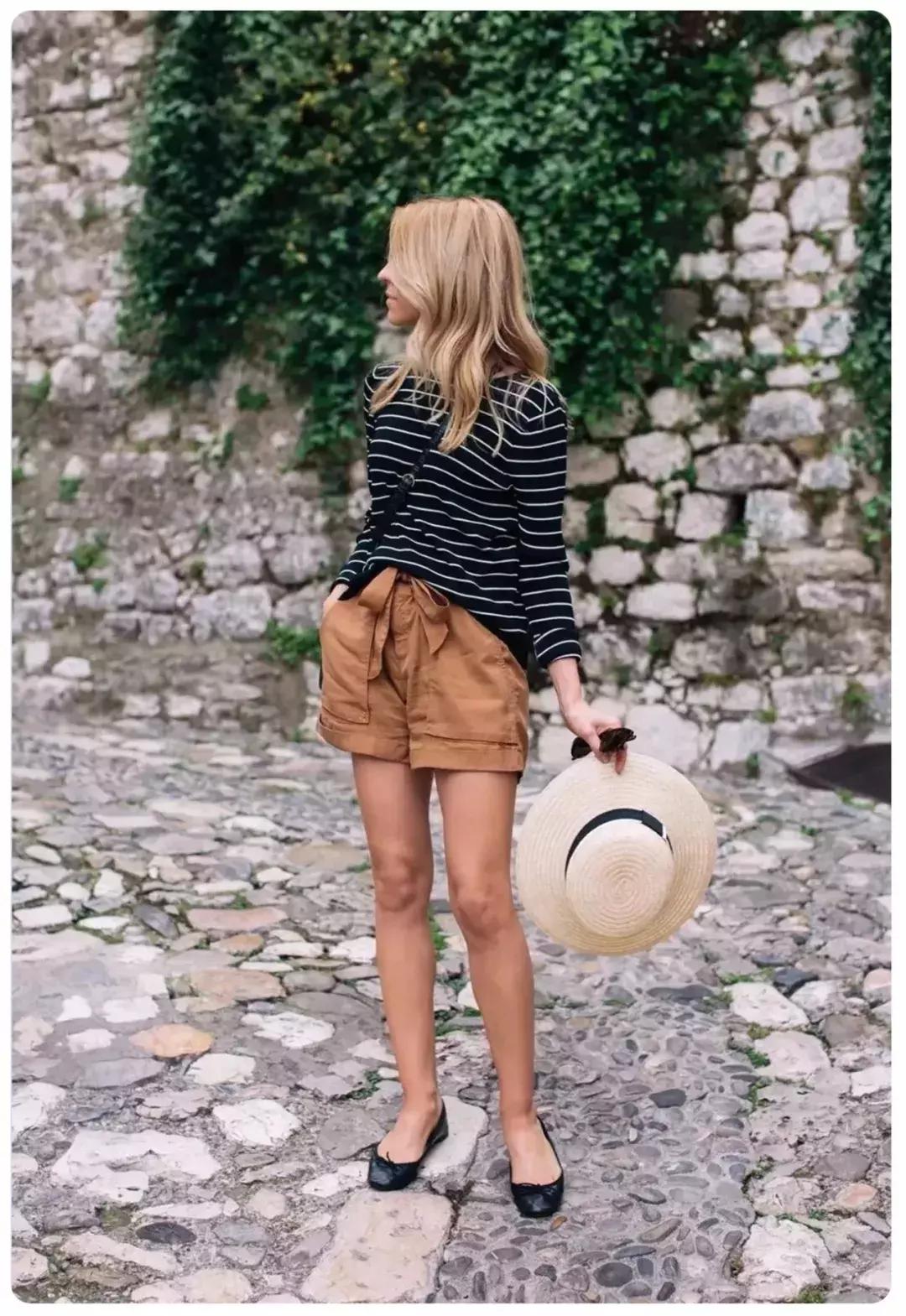 夏天穿蓝色短裤上衣穿什么好看,夏天哪几种短裤不要穿