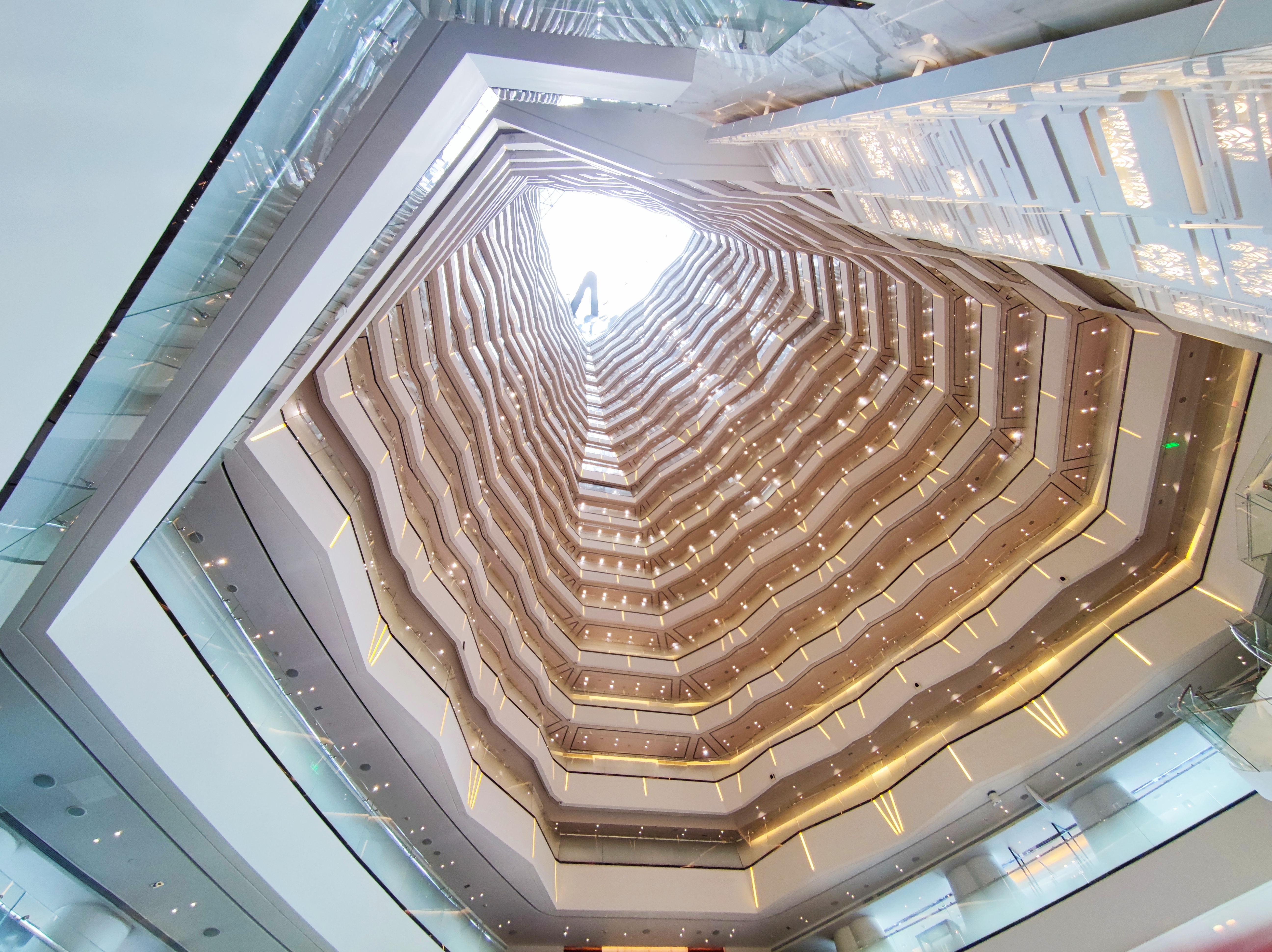 人均300酒店,人均300左右的带泳池酒店