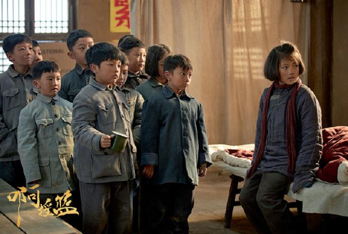 《啊摇篮》从敌区监狱来了26个孩子，父母都是革命英雄可敬又可怜