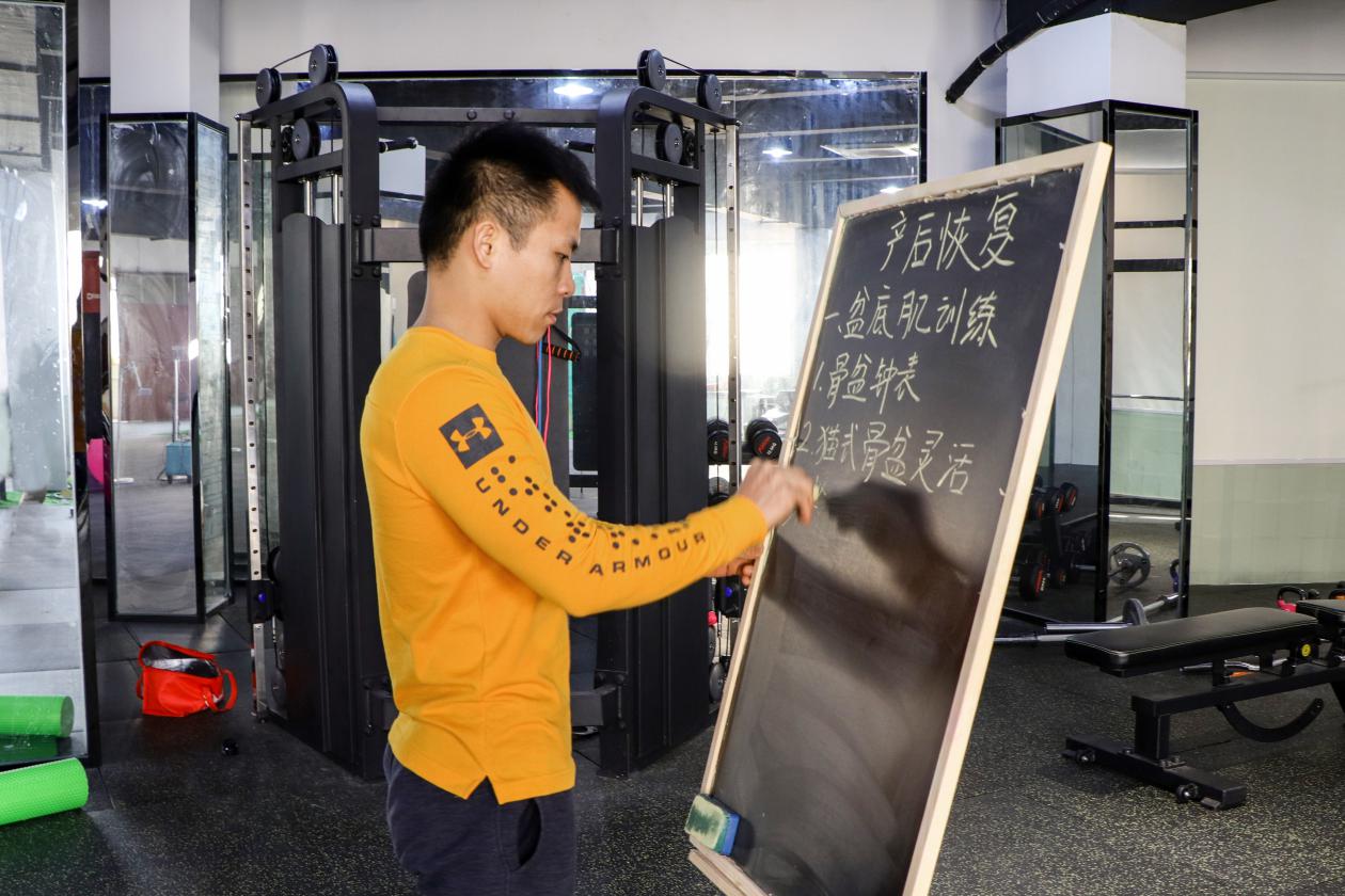 谢谢你喜欢我但是很抱歉,谢谢你喜欢我歌曲原唱