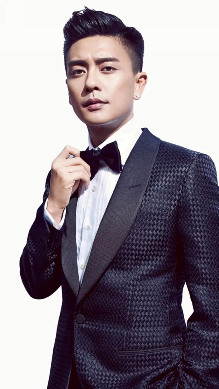 行走的荷尔蒙，这6位越老越有味，大胡茬克制又霸道，气质太绝了