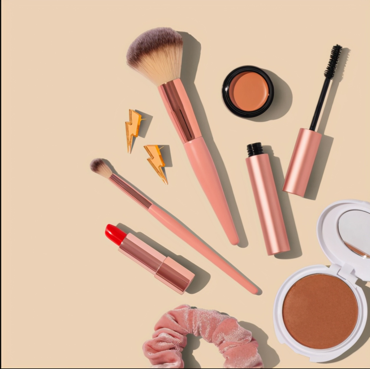 与李佳琪的嘴碎不一样，进屈臣氏的时候，是人生中皮肤最差的时候