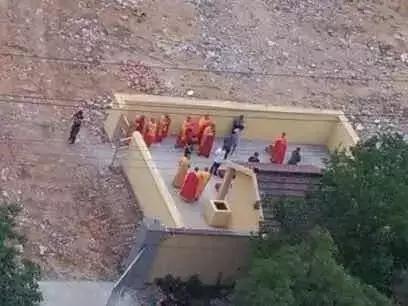 南京人，迷信的矛盾体