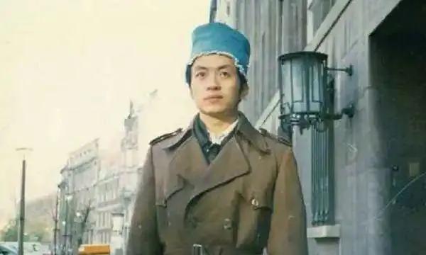 顾城的诗的意象,顾城的诗缺少内涵