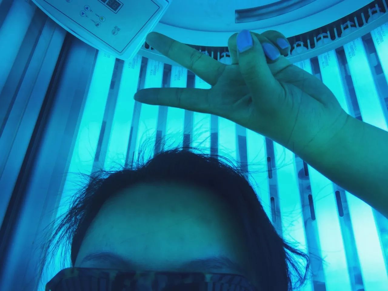 全世界都在美黑，你还在偷偷美白？吉克隽逸王菊教你如何“黑化”